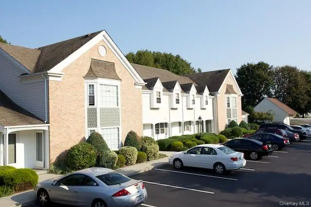 49 Sylvan LN #49, Port Jefferson Station, NY 11776