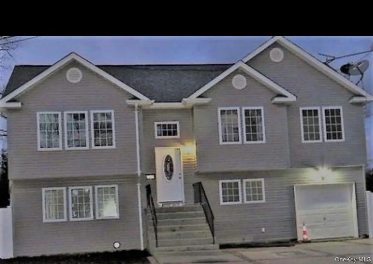 255 Smith ST, Central Islip, NY 11722