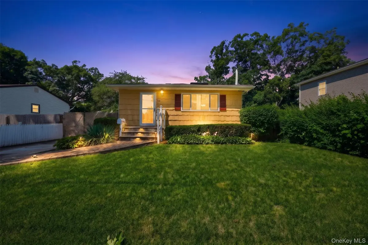 52 N 15th ST, Wyandanch, NY 11798