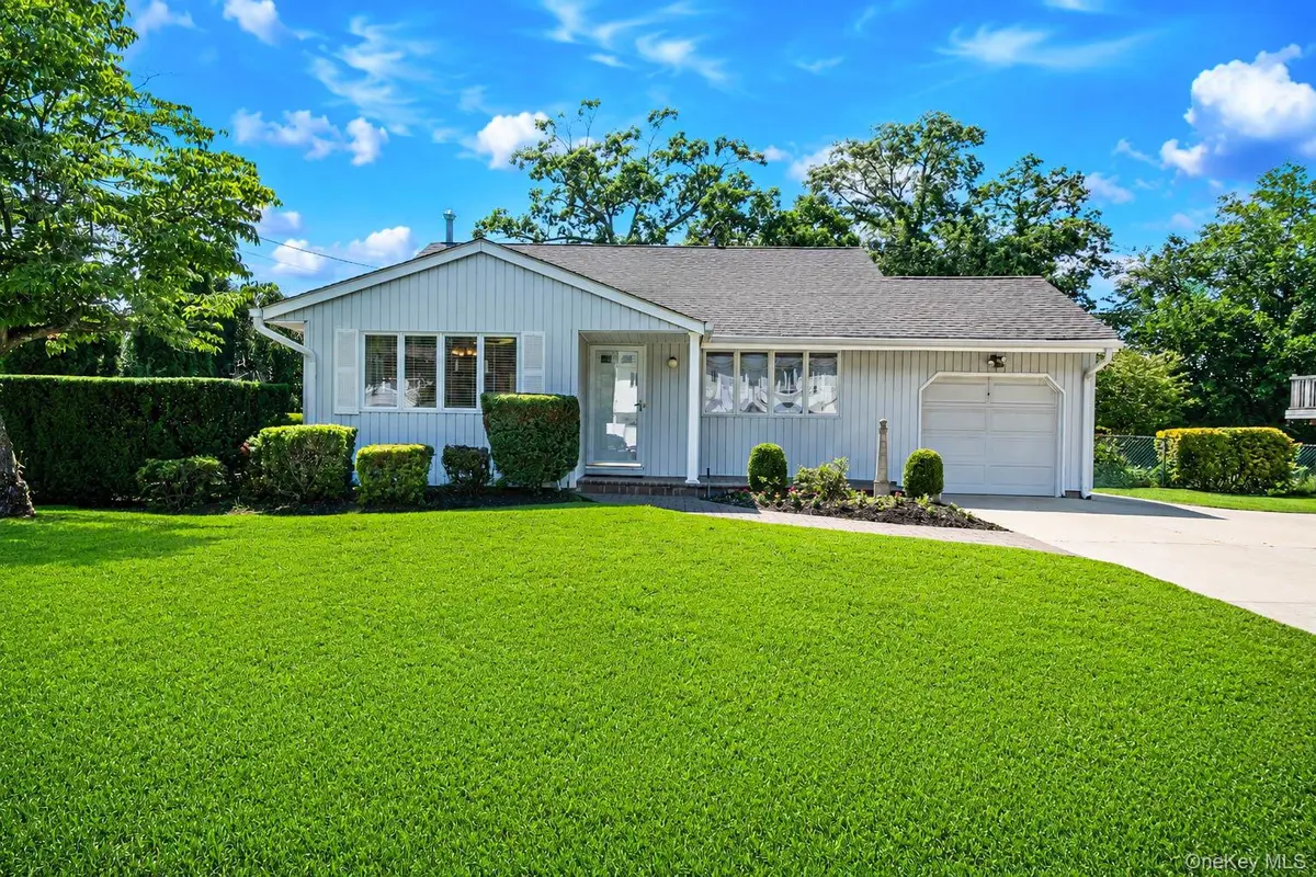 38 Ruland RD, Selden, NY 11784