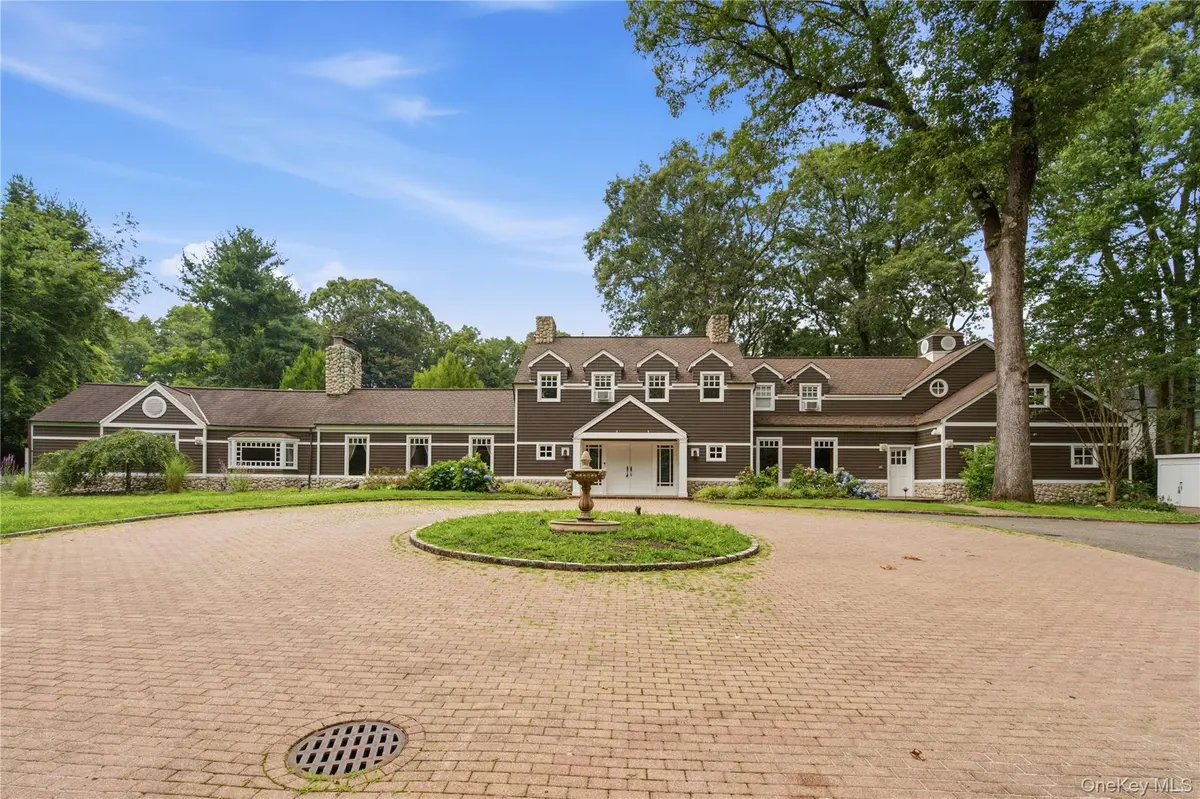 1620 Old Cedar Swamp RD, Brookville, NY 11545