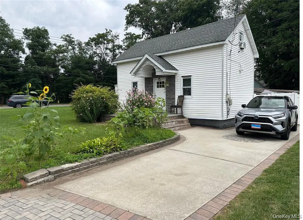 1287 Little East Neck RD, Wyandanch, NY 11798