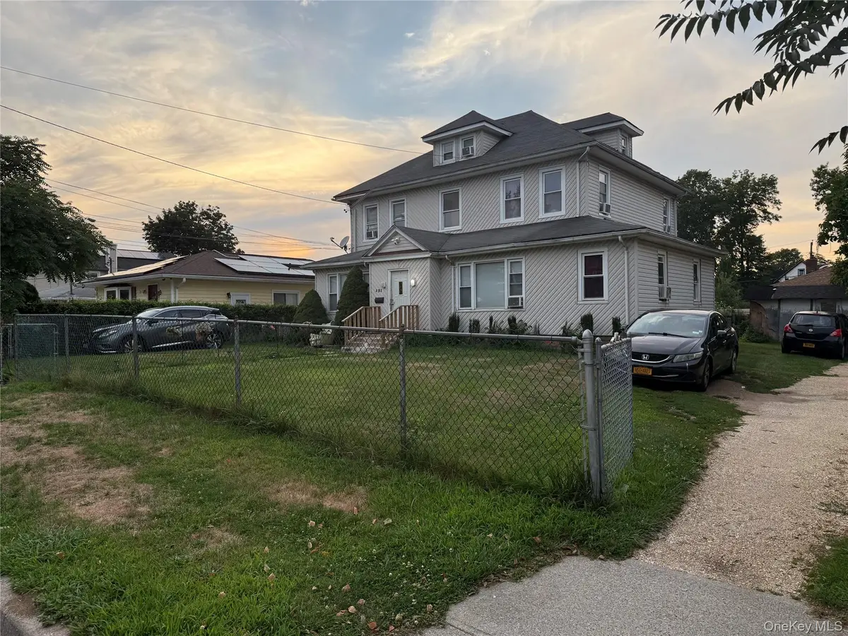 151 Amherst ST, Hempstead, NY 11550