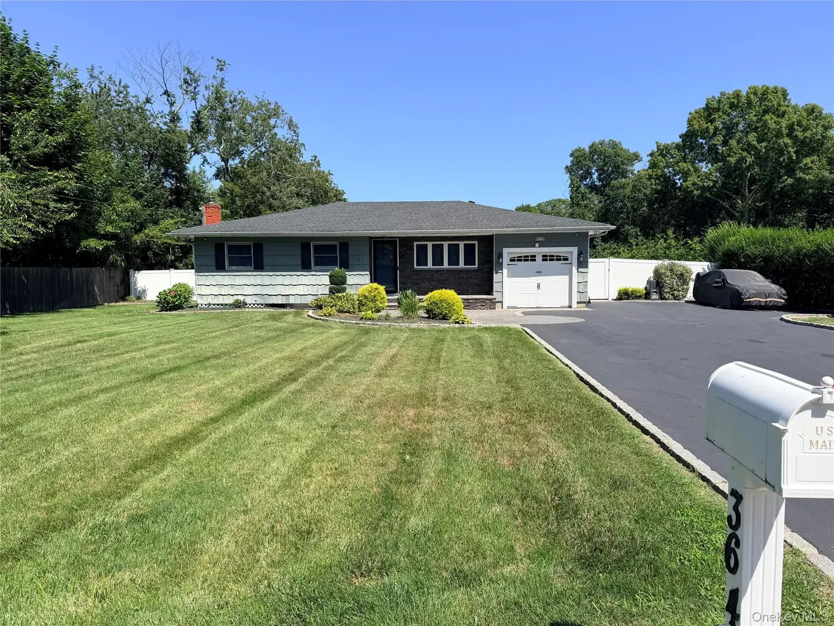 364 Lockwood DR, Shirley, NY 11967