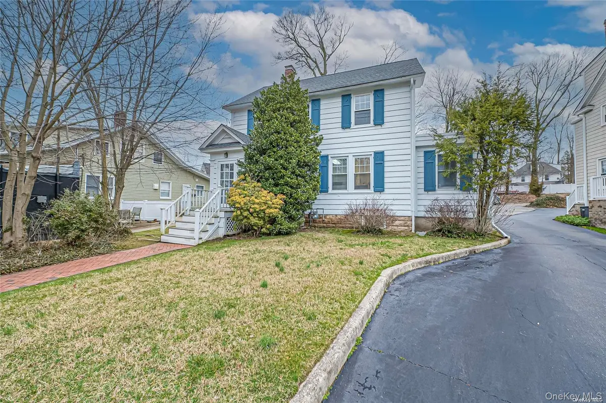 424 New York AVE, Huntington, NY 11743