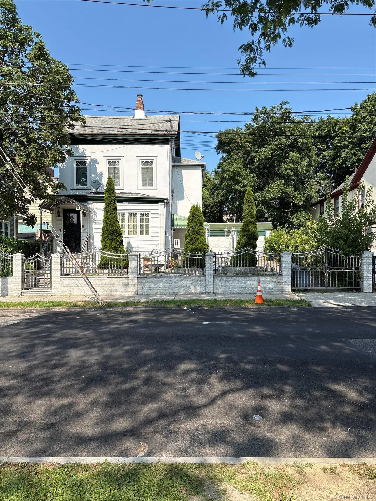 205 S 6th AVE, Mount Vernon, NY 10550