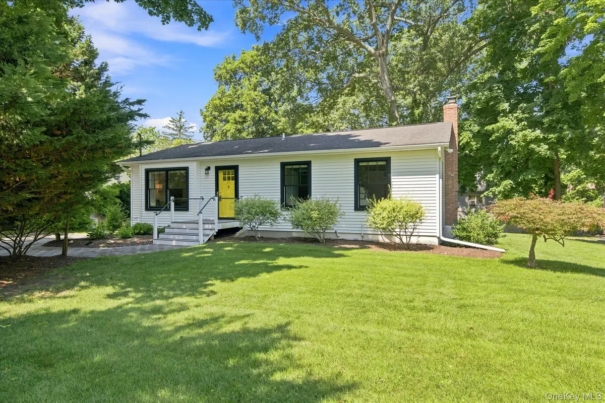 20 Lynbrook DR, Sound Beach, NY 11789