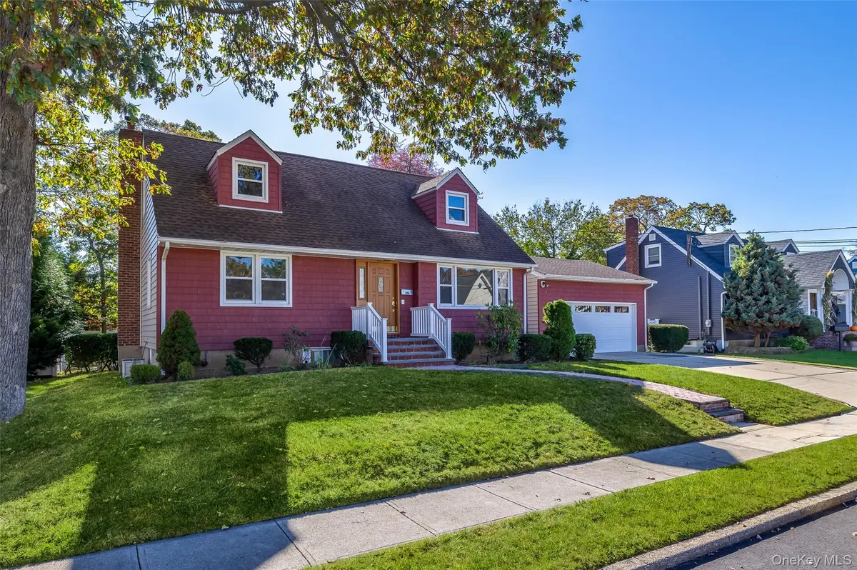 2360 Hamilton AVE, Bellmore, NY 11710