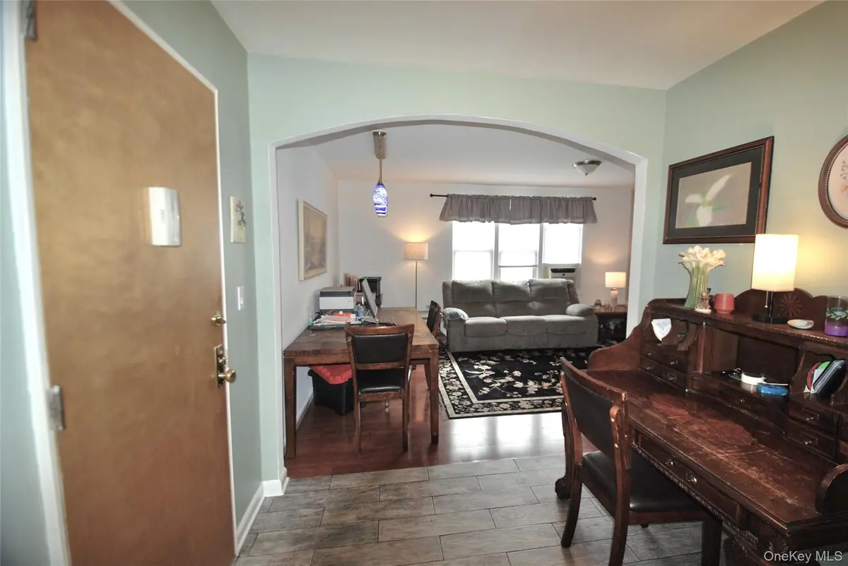 9 Stokes RD #1A, Yonkers, NY 10710