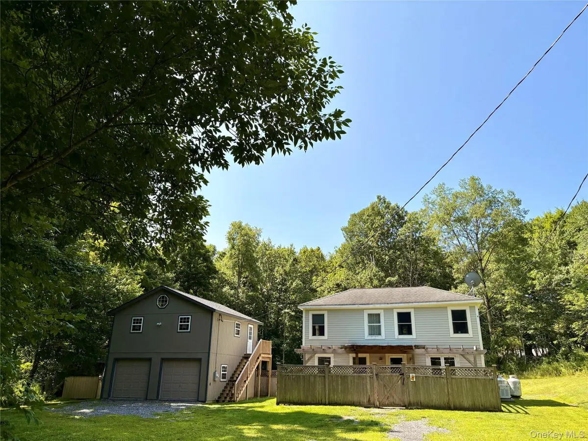 155 Pumpkin Hollow RD, Hillsdale, NY 12529