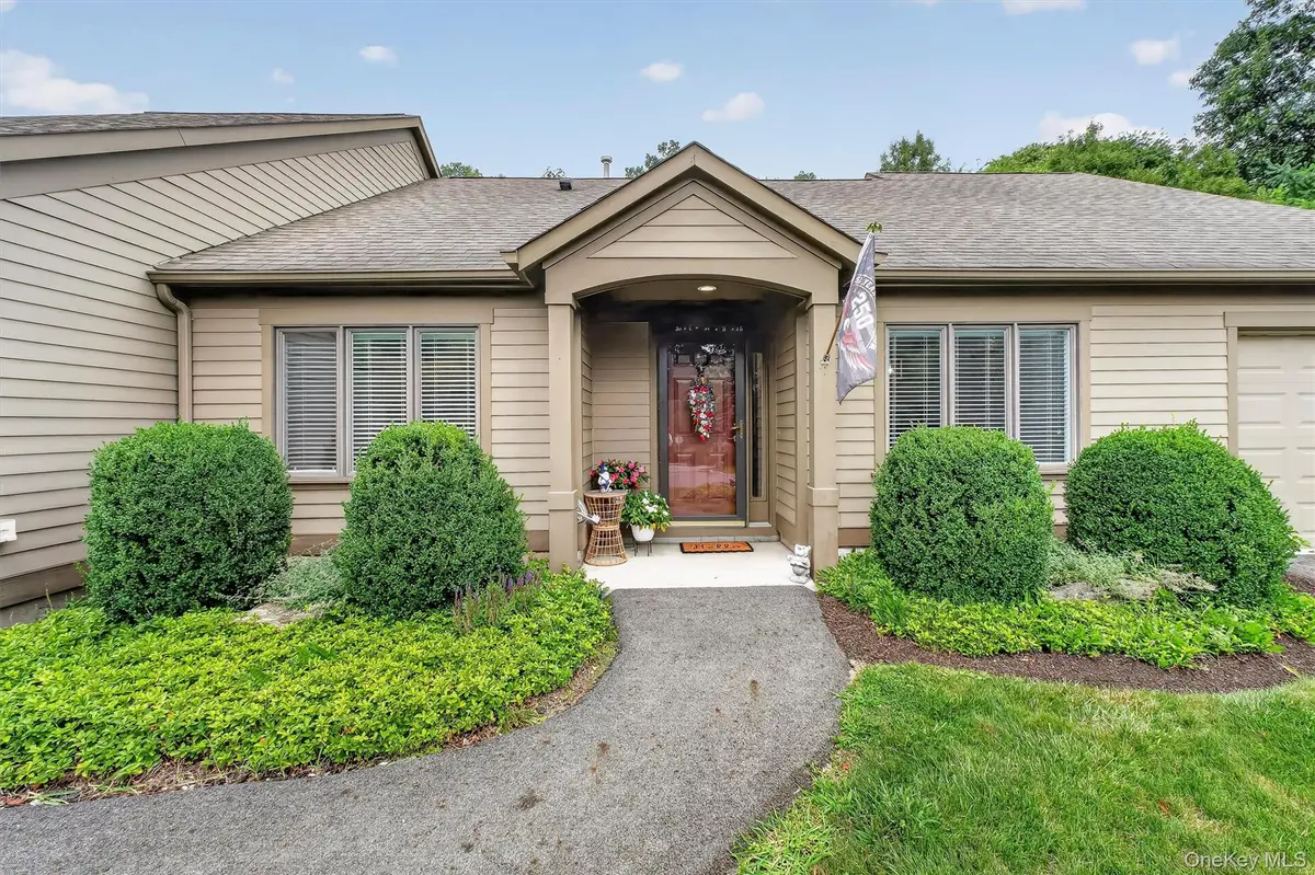 904 Heritage HLS #B, Somers, NY 10589
