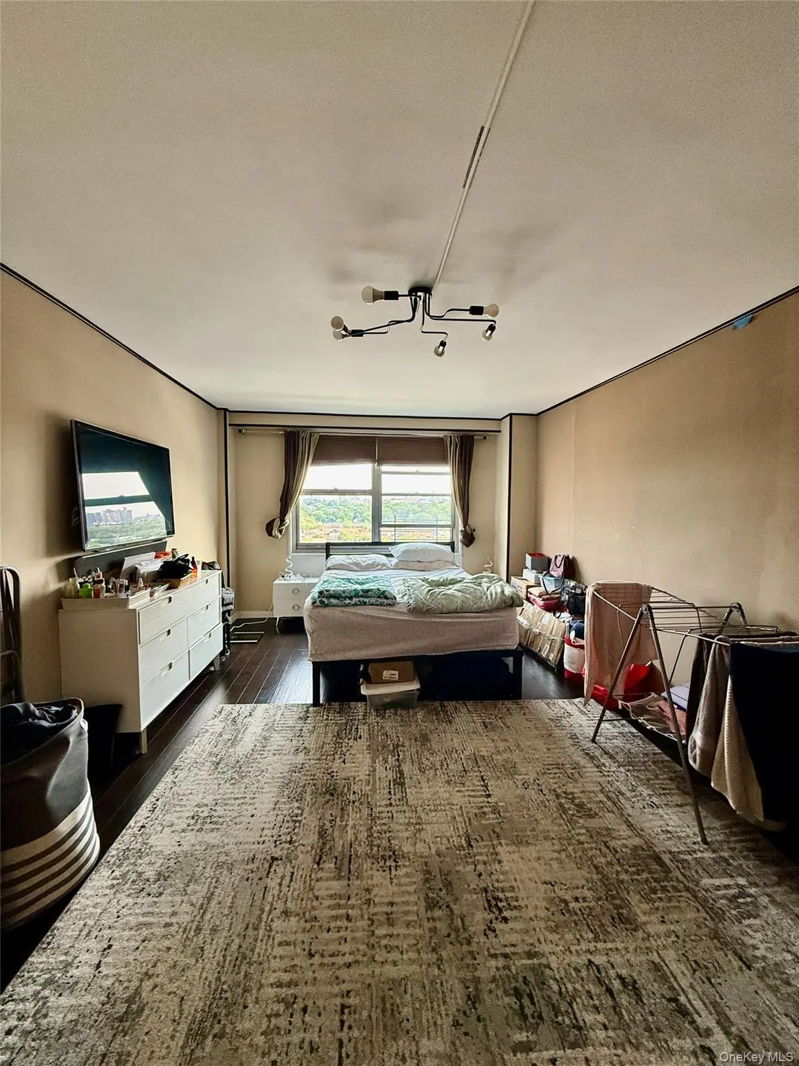 61-20 Grand Central Pkwy #B 1103, Forest Hills, NY 11375