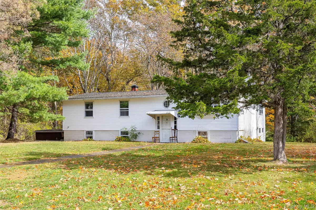 82 Lake Road, Pine Plains, NY 12567