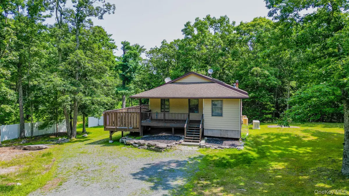 27 Elbert RD, Wurtsboro, NY 12790