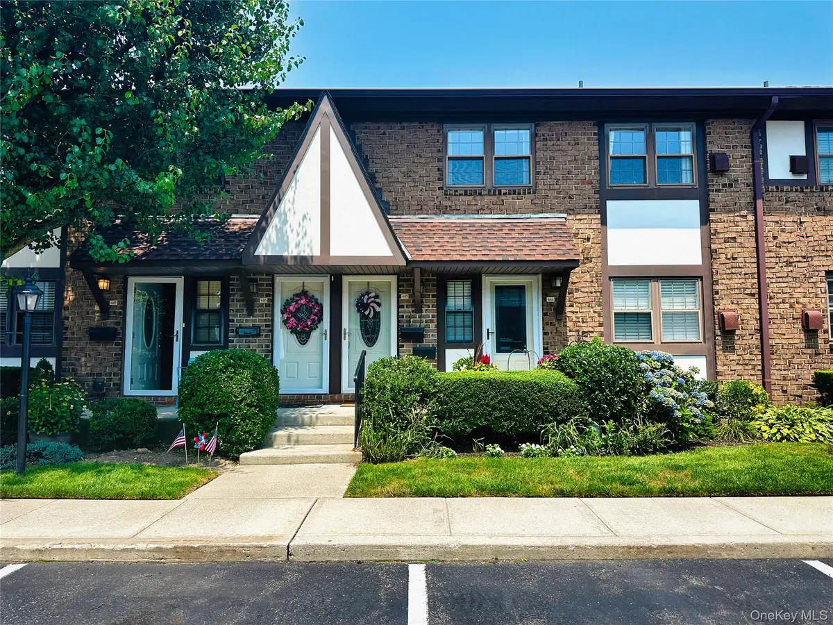 445 Mariners WAY, Copiague, NY 11726
