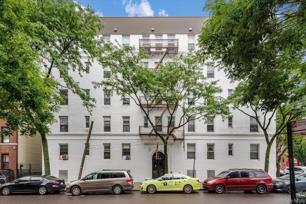 37-75 64th ST #41, Woodside, NY 11377