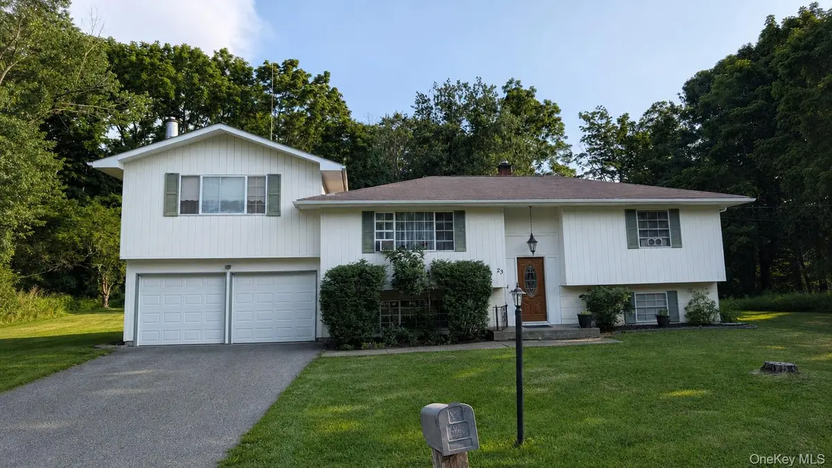 23 Pike CT, Monroe, NY 10950