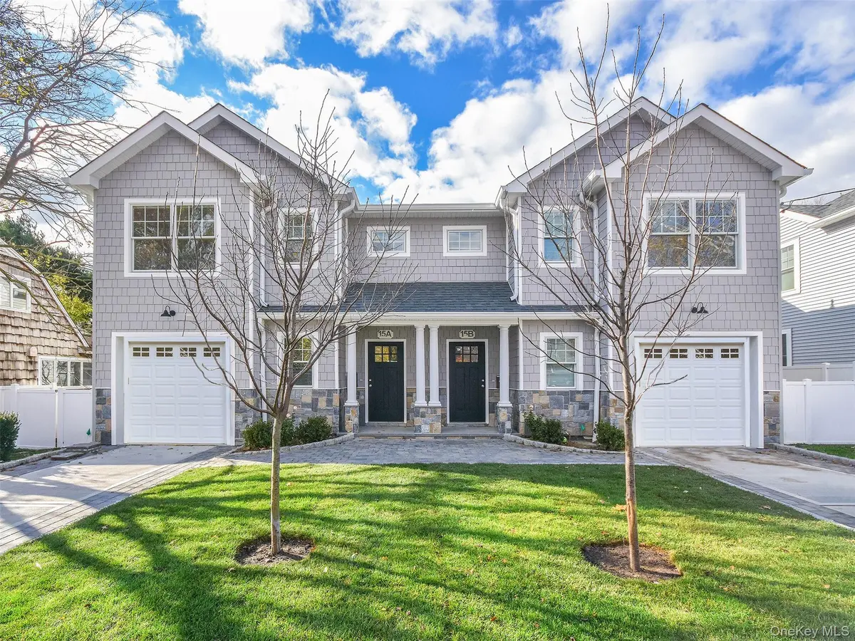 15 B Dunes LN, Port Washington, NY 11050