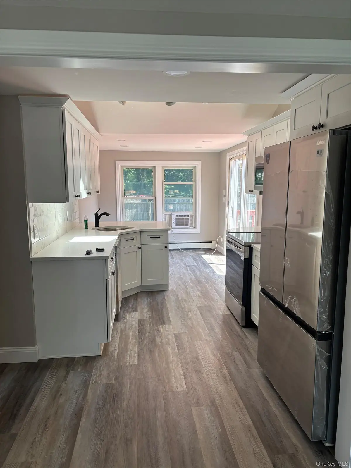 29 Laurel ST, Holbrook, NY 11741