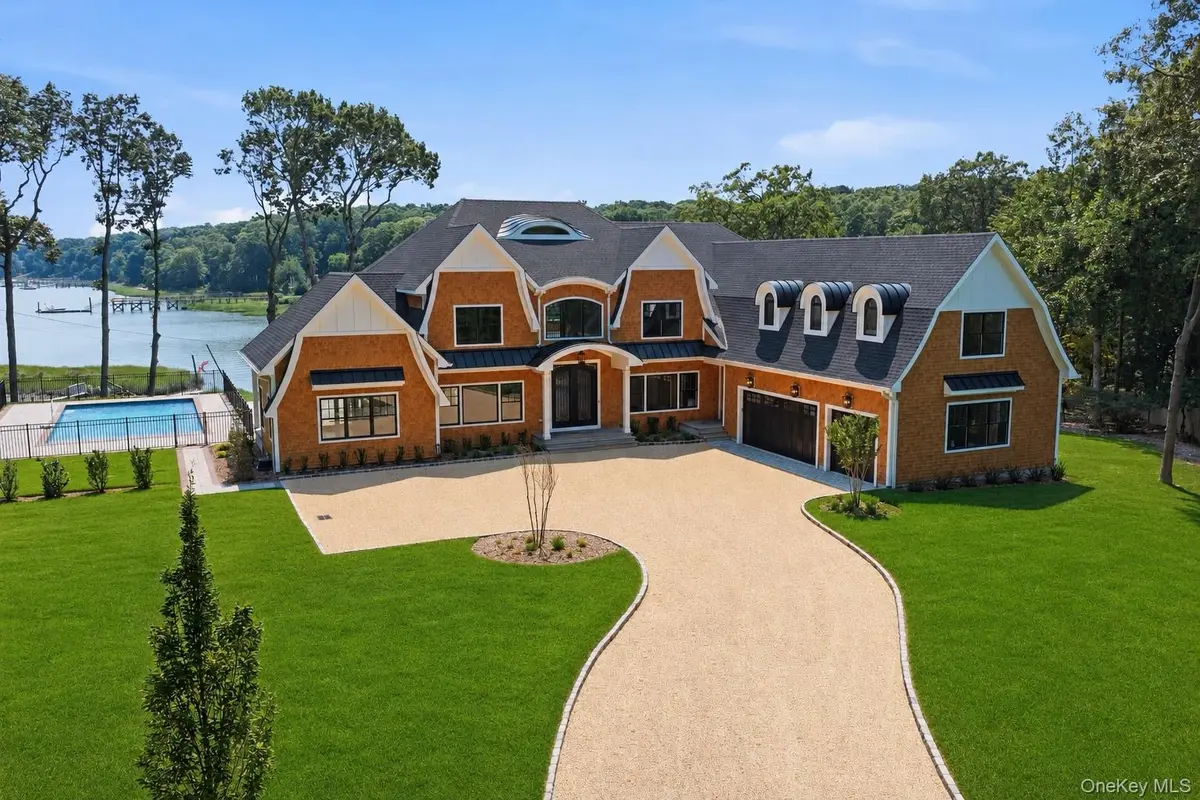 106 Cove RD, Northport, NY 11768