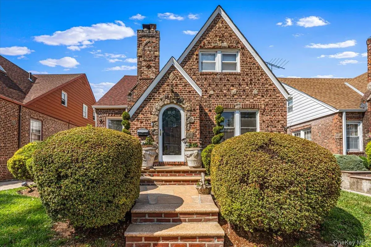 166-47 25th AVE, Whitestone, NY 11357