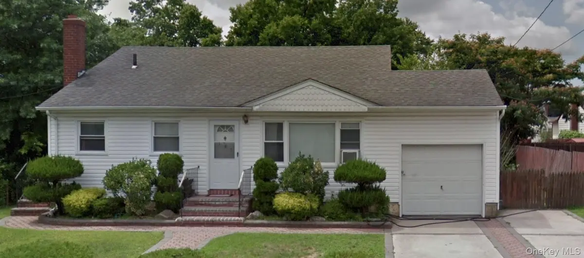 187 Urban AVE, Westbury, NY 11590