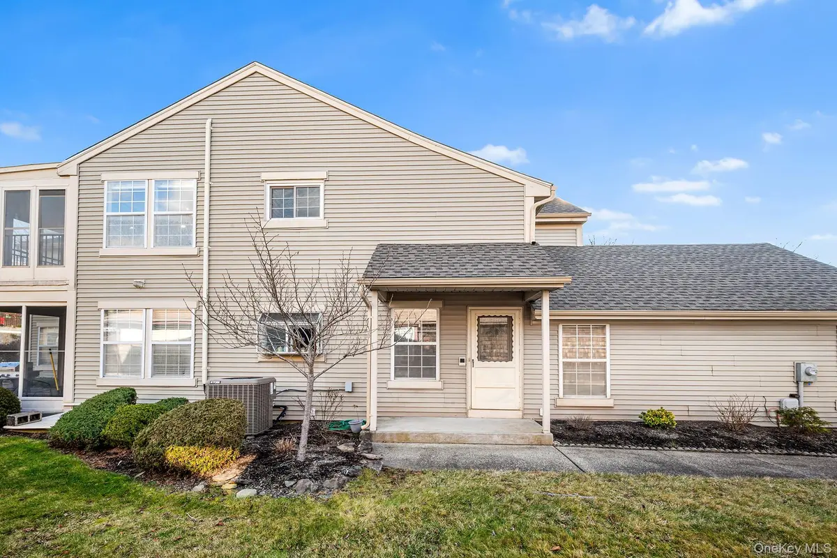 11D Rothwell DR, Call Listing Agent, NJ 08831