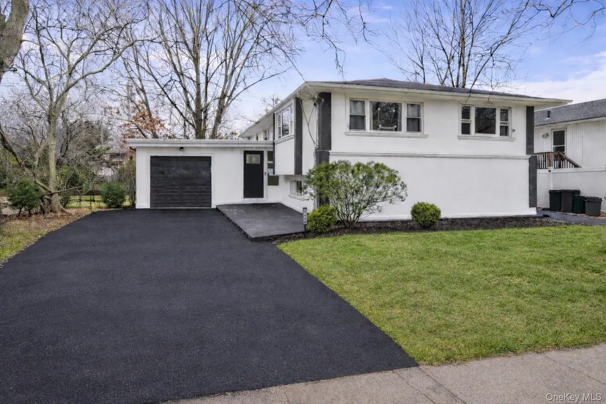 1016 Westwood RD, Woodmere, NY 11598