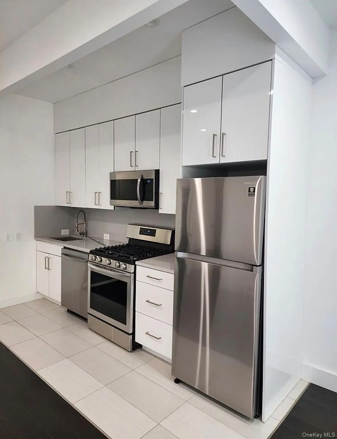 1440 31st AVE #1R, Astoria, NY 11106