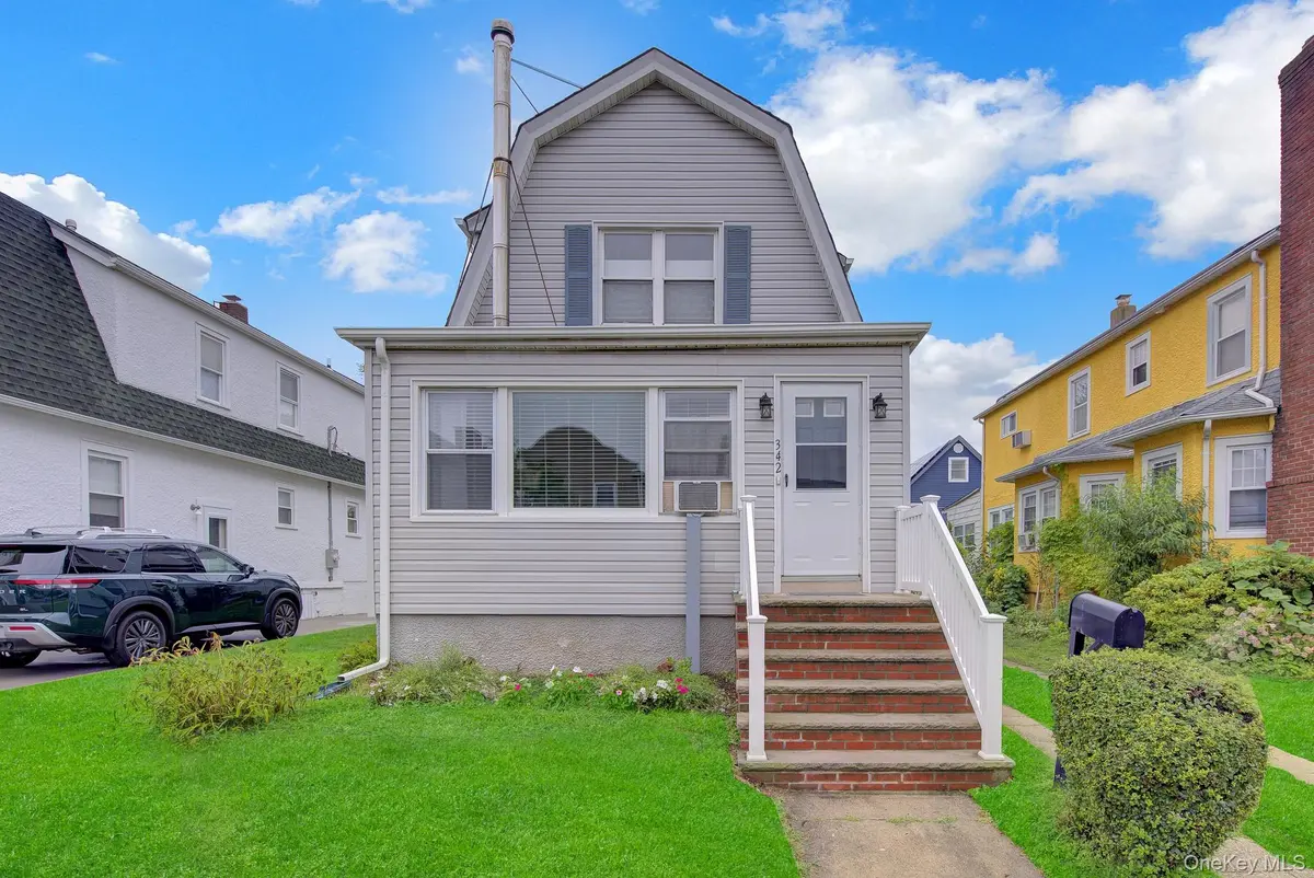 342 E Walnut ST, Long Beach, NY 11561