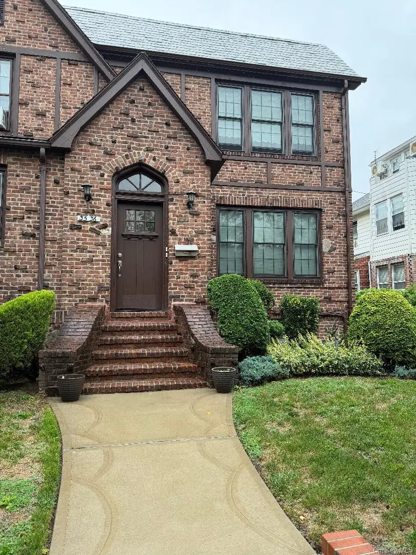 3536 164th ST, Flushing, NY 11358