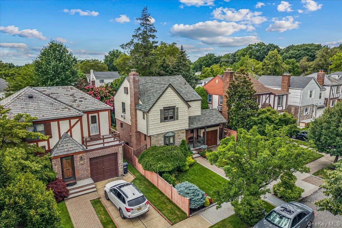 78-20 222nd ST, Oakland Gardens, NY 11364