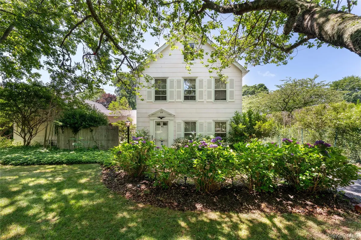 93 Buell LN, East Hampton, NY 11937