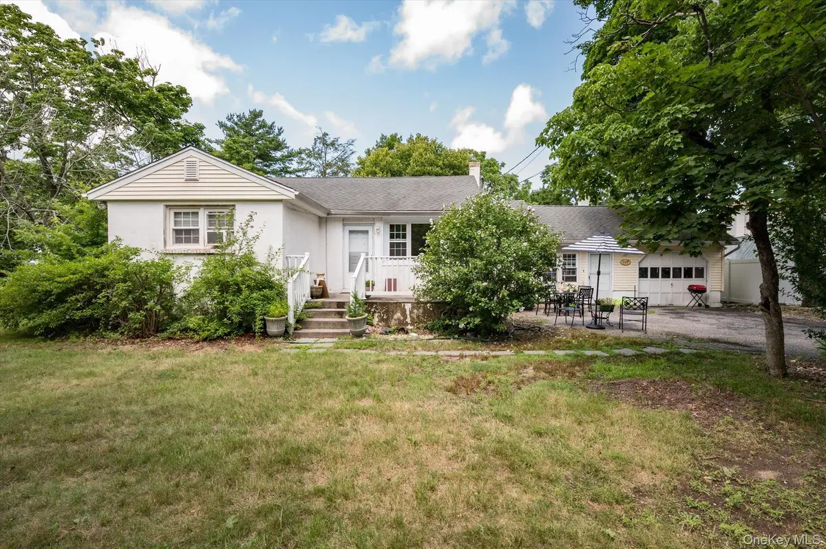 307 Old Country RD, Melville, NY 11747