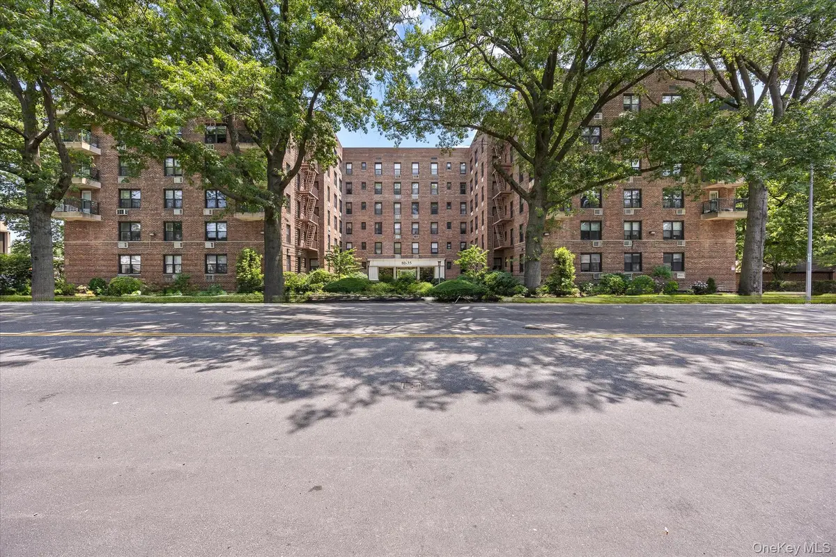 80-35 Springfield Blvd #1M, Queens Village, NY 11427