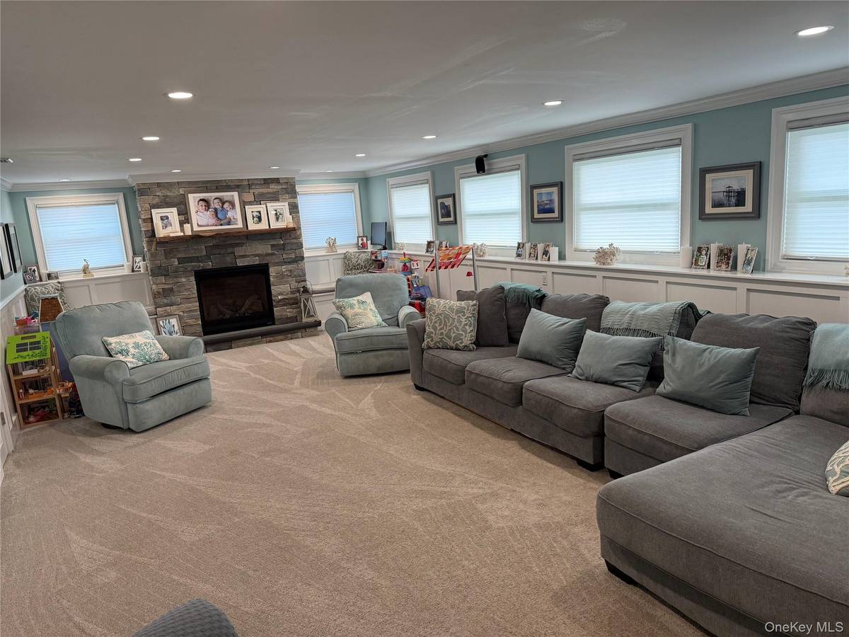 244 Ocean AVE, Massapequa Park, NY 11762