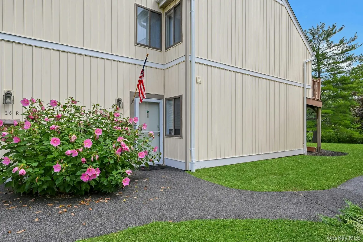 26 Kenneth Stuart #A, Mohegan Lake, NY 10547