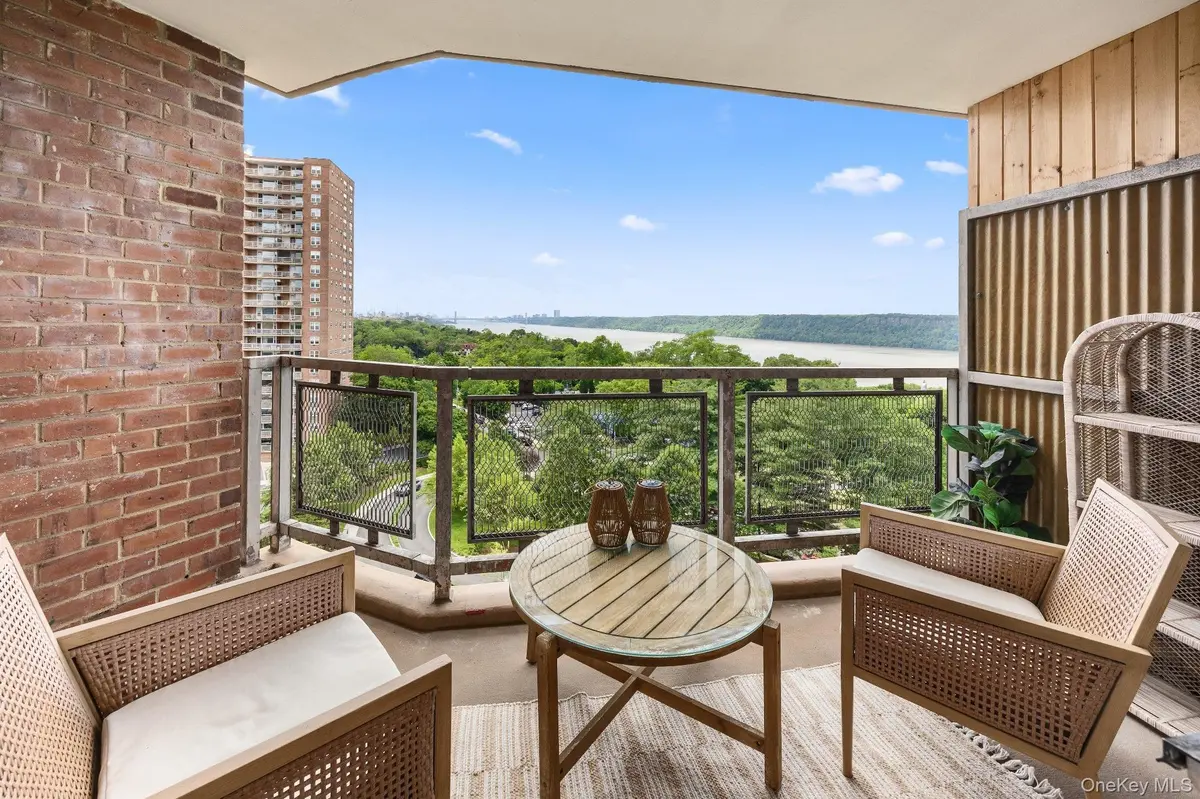5900 Arlington AVE #10R, Bronx, NY 10471