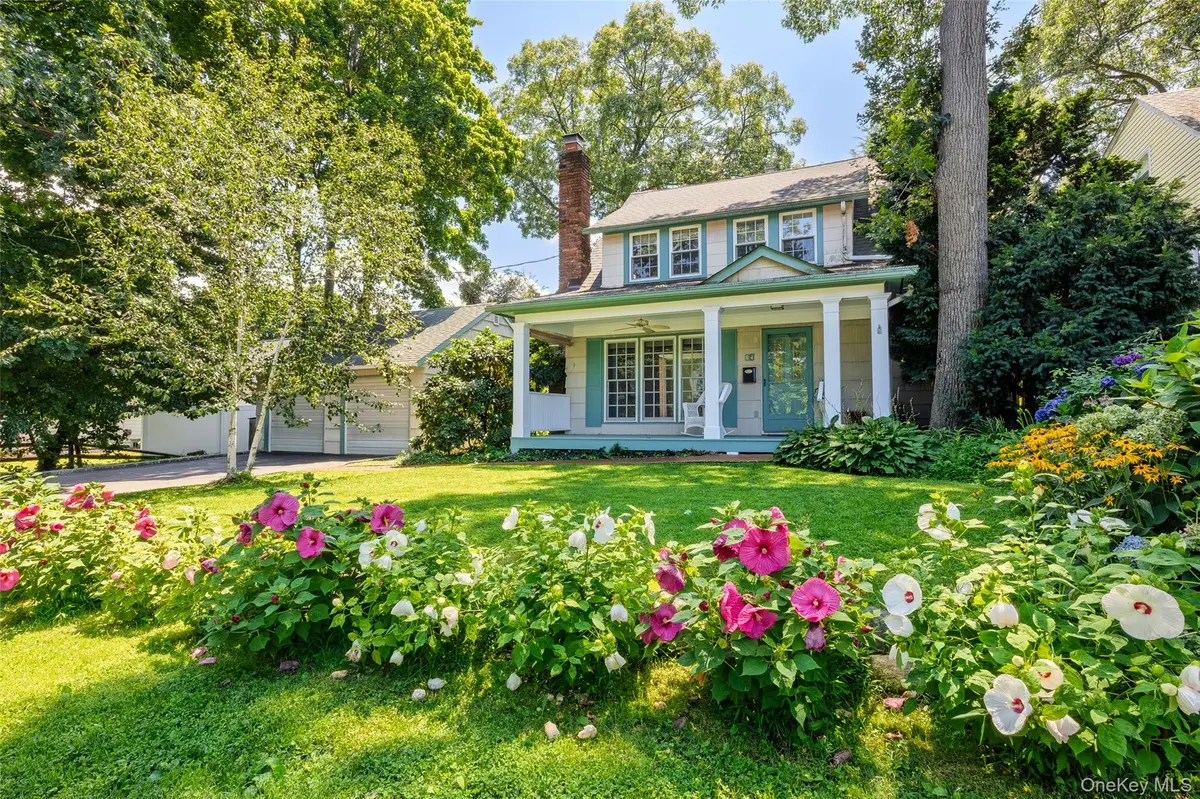84 Oak ST, Northport, NY 11768