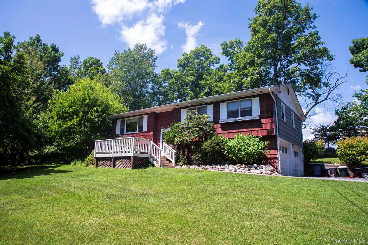 28 Pirog RD, Pine Bush, NY 12566