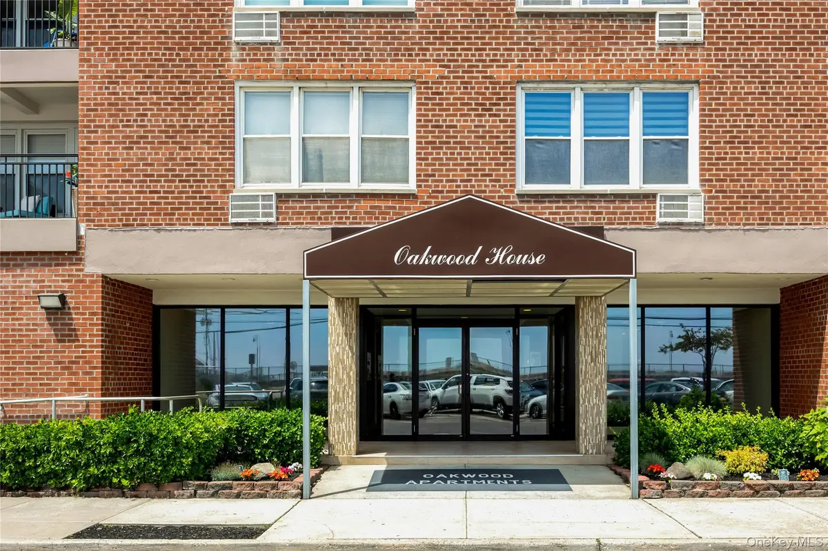 1 E Broadway #5G, Long Beach, NY 11561