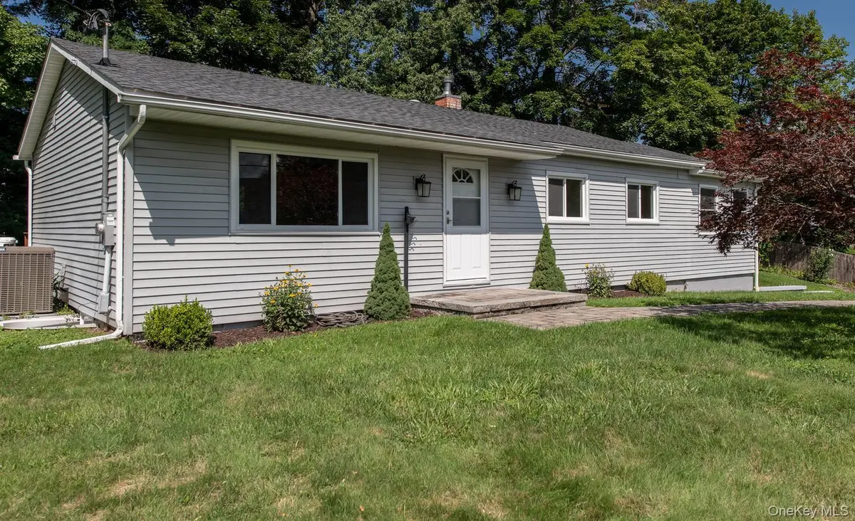 16 Trinity PL, Rhinebeck, NY 12572