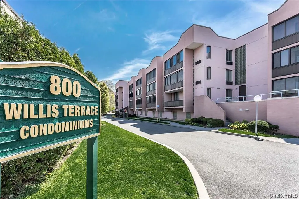 800 Willis AVE #105, Albertson, NY 11507