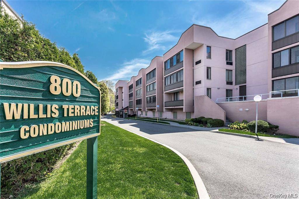 800 Willis AVE #105, Albertson, NY 11507