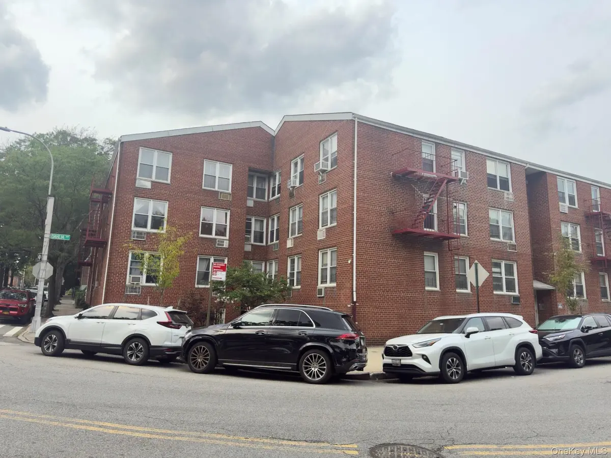134-05 Dahlia AVE #1Fl, Flushing, NY 11355