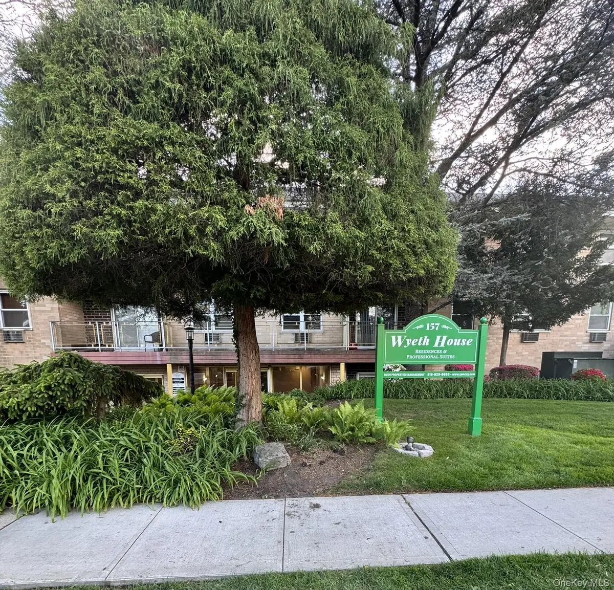 157 Hempstead AVE #c14, Lynbrook, NY 11563