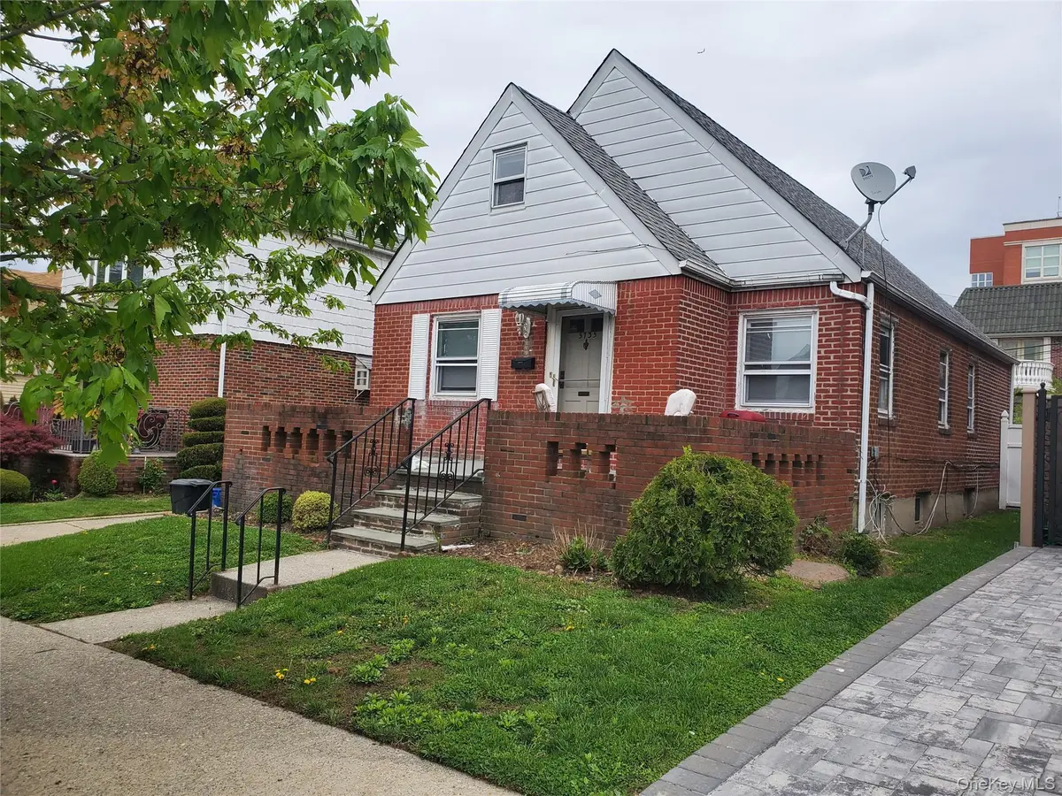 57-35 Parsons BLVD #House, Fresh Meadows, NY 11365