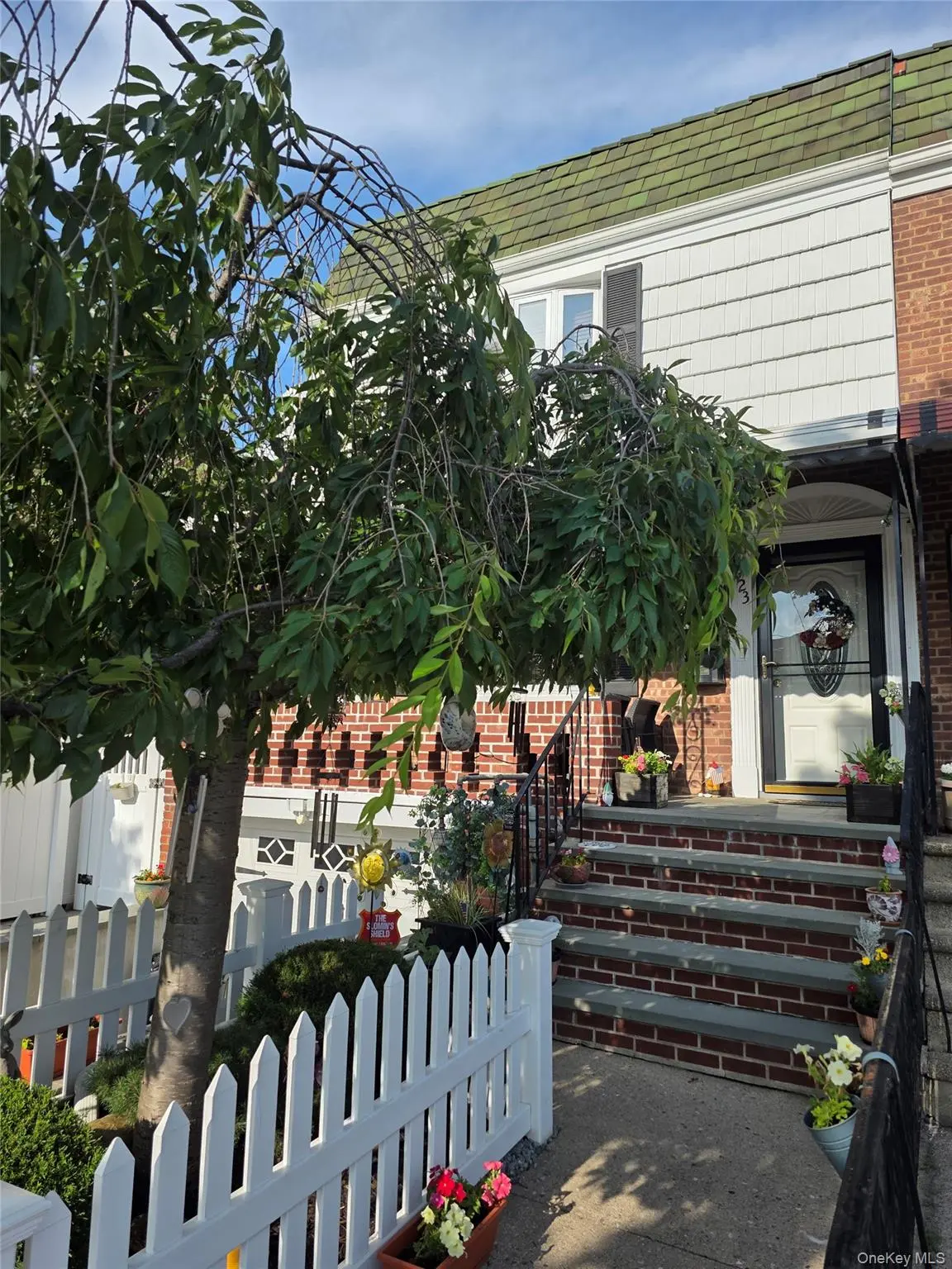4223 194th ST, Flushing, NY 11358