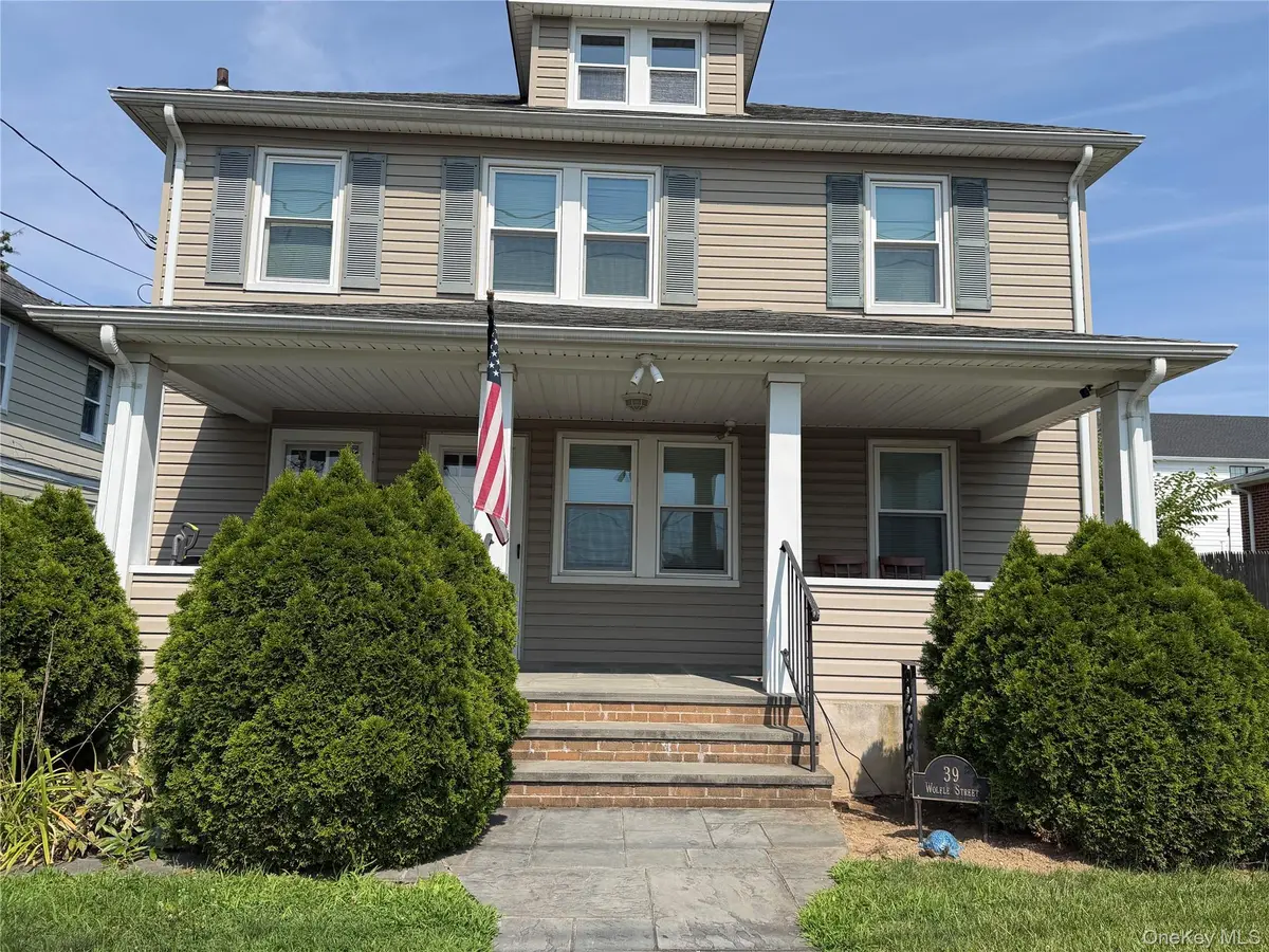 Address not disclosed, Glen Cove, NY 11542