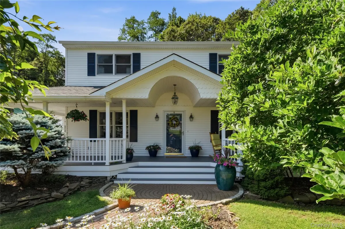 8 Harrison AVE, East Setauket, NY 11733